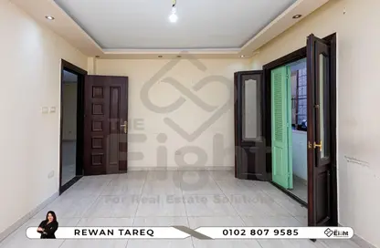 Apartment - 2 Bedrooms - 1 Bathroom for rent in Gleim Square - Glim - Hay Sharq - Alexandria