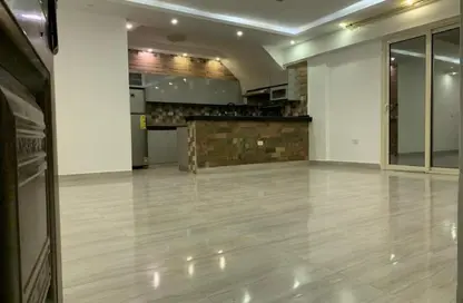 شقة - 4 غرف نوم - 2 حمامات للبيع في شارع الامل - الشيخ زايد - الجيزة