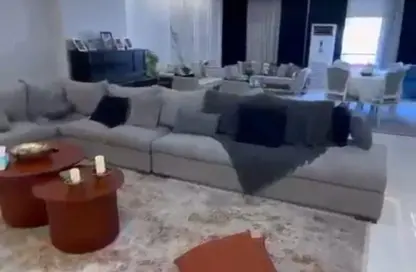 Apartment - 4 Bedrooms - 3 Bathrooms for sale in Al Laselky St. - El Laselky - New Maadi - Hay El Maadi - Cairo