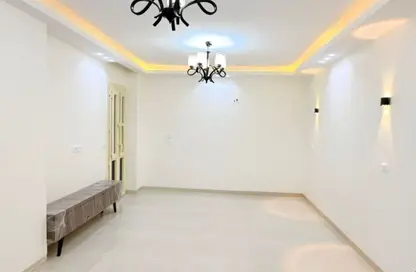 Apartment - 2 Bedrooms - 2 Bathrooms for sale in Hassan Ma'moon St. - 6th Zone - Nasr City - Cairo