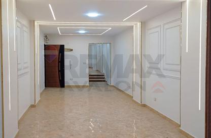 Apartment - 3 Bedrooms - 2 Bathrooms for sale in Mahmoud Al Essawy St. - Miami - Hay Awal El Montazah - Alexandria