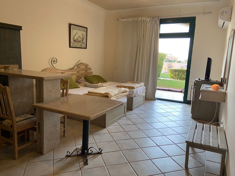 1BR Apartment | Private Garden  | La Hacienda thumbnail