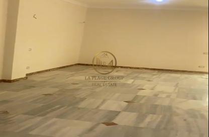Apartment - 3 Bedrooms - 3 Bathrooms for sale in 4th Neighborhood - 4th District West - Shorouk City - Cairo Apartment - 3 Bedrooms - 3 Bathrooms for sale in 4th Neighborhood - 4th District West - Shorouk City - Cairo