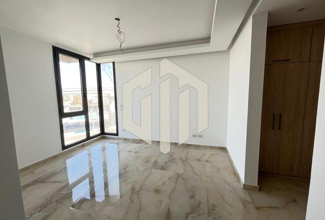 8591880 - Property Image 2