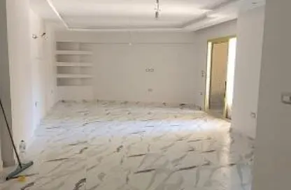 شقة - 3 غرف نوم - 2 حمامات للايجار في كمبوند كنز - حدائق اكتوبر - مدينة 6 أكتوبر - الجيزة