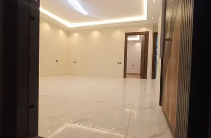 شقة - 2 غرف نوم - 1 حمام للبيع في البوابة الرابعة - مينا - حدائق الاهرام - الجيزة