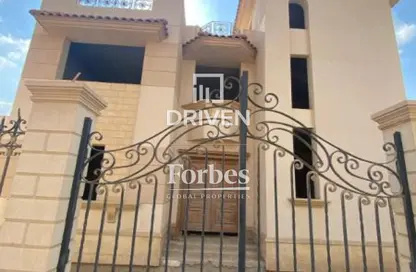Villa - 5 Bedrooms - 5 Bathrooms for sale in Royal City - Sheikh Zayed Compounds - Sheikh Zayed City - Giza