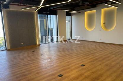 Office Space - Studio - 1 Bathroom for rent in Hyde Park Business District Mall - South Teseen St. - The 5th Settlement - New Cairo City - Cairo