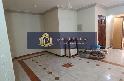 بناية كاملة - 8 غرف نوم - 8 حمامات للبيع في الحي الرابع - مدينة 6 أكتوبر - الجيزة