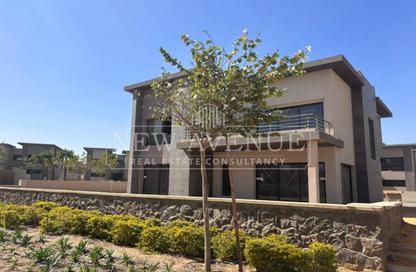 Villa - 5 - 5 for sale in Swan Lake Residence - 5th Settlement Compounds - The 5th Settlement - New Cairo City - Cairo