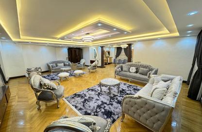 شقة - 4 غرف نوم - 3 حمامات للايجار في شارع دمشق - المهندسين - الجيزة