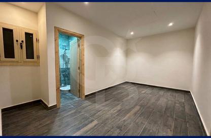Apartment - 3 Bedrooms - 3 Bathrooms for sale in Mostafa Fahmy St. - Glim - Hay Sharq - Alexandria