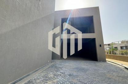 Shop - Studio - 2 Bathrooms for rent in One Golden Square Mall - The 5th Settlement - New Cairo City - Cairo