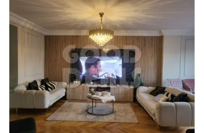 شقة - 4 غرف نوم - 3 حمامات للبيع في شارع مصدق - الدقي - الجيزة