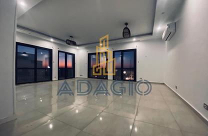 شقة - 3 غرف نوم - 3 حمامات للايجار في ذا كورت ياردز - كمبوندات الشيخ زايد - الشيخ زايد - الجيزة