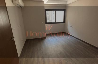 Apartment - 2 Bedrooms - 2 Bathrooms for rent in Park Side Residence - Zed Towers - Sheikh Zayed Compounds - Sheikh Zayed City - Giza