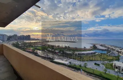 شقة - 3 غرف نوم - 2 حمامات للبيع في سان ستيفانو - حي شرق - الاسكندرية