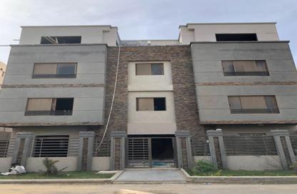 Roof - 3 Bedrooms - 2 Bathrooms for sale in Omar Makram St. - Al Narges 6 - Al Narges - New Cairo City - Cairo