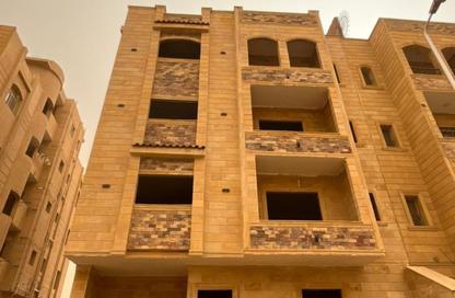 Apartment - 3 Bedrooms - 1 Bathroom for sale in Mohamed Naguib Axis - Abou El Houl - New Cairo City - Cairo Apartment - 3 Bedrooms - 1 Bathroom for sale in Mohamed Naguib Axis - Abou El Houl - New Cairo City - Cairo