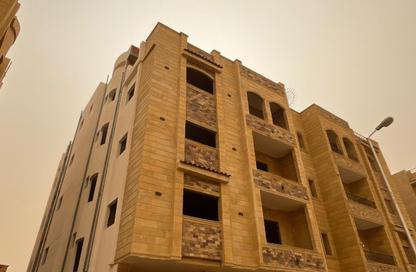 Apartment - 3 Bedrooms - 1 Bathroom for sale in Mohamed Naguib Axis - Abou El Houl - New Cairo City - Cairo