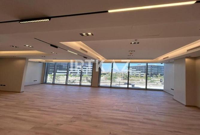 8576155 - Property Image 2