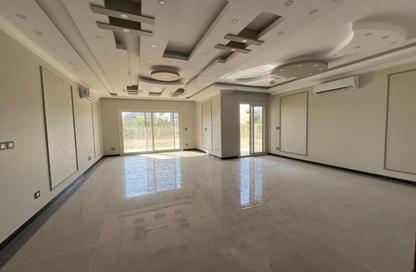 Villa - 5 Bedrooms - 4 Bathrooms for rent in The Crown - Cairo Alexandria Desert Road - 6 October City - Giza