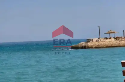 Chalet - 2 Bedrooms - 2 Bathrooms for sale in Louly Beach Resort - Al Ain Al Sokhna - Suez