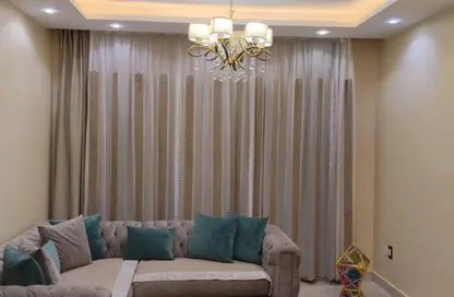 شقة - 2 غرف نوم - 2 حمامات للايجار في ليلة - المستثمرين الشمالية - مدينة القاهرة الجديدة - القاهرة