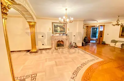 شقة - 3 غرف نوم - 3 حمامات للبيع في لوران - حي شرق - الاسكندرية