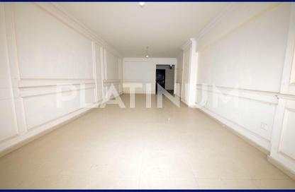 Apartment - 3 Bedrooms - 2 Bathrooms for sale in Mostafa Kamel St. - Smouha - Hay Sharq - Alexandria
