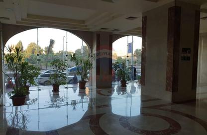 شقة - 5 غرف نوم - 6 حمامات للايجار في شارع كمال الطويل ( المنتزه) - الزمالك - القاهرة