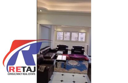 Apartment - 3 Bedrooms - 1 Bathroom for sale in Ahmed Qasim Gewida St. - 1st Zone - Nasr City - Cairo