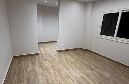 Apartment - 3 Bedrooms - 3 Bathrooms for rent in Mostashareen - North Investors Area - New Cairo City - Cairo