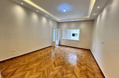 Apartment - 3 Bedrooms - 2 Bathrooms for rent in Garden City - Cairo