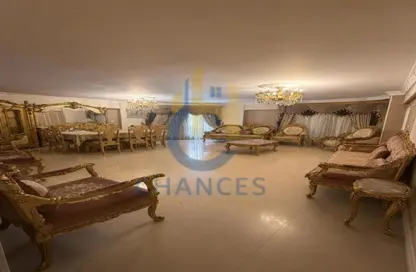 Apartment - 3 Bedrooms - 2 Bathrooms for sale in Maadi Gardens - Maadi - Hay El Maadi - Cairo