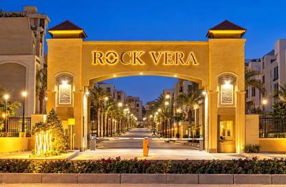 Apartment - 3 - 3 for sale in Rock Vera - 5th Settlement Compounds - The 5th Settlement - New Cairo City - Cairo