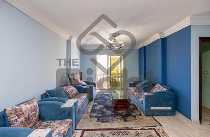 Apartment - 2 Bedrooms - 1 Bathroom for sale in Winget st. - Bolkly - Hay Sharq - Alexandria