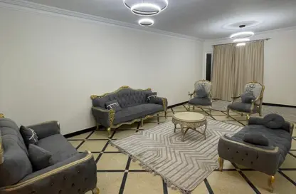 شقة - 3 غرف نوم - 2 حمامات للايجار في شارع عبد الحكيم الرفاعي - المنطقة الثامنة - مدينة نصر - القاهرة