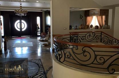 فيلا - 7+ - 7+ للبيع في شرق الاكاديمية - مدينة القاهرة الجديدة - القاهرة