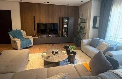 Apartment - 2 Bedrooms - 2 Bathrooms for sale in Palm Hills Village Gate - South Investors Area - New Cairo City - Cairo