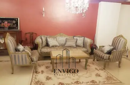 شقة - 3 غرف نوم - 2 حمامات للبيع في شارع زكريا عثمان - المنطقة الثامنة - مدينة نصر - القاهرة