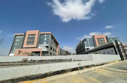 Office Space - 5 Bedrooms - 2 Bathrooms for sale in Three Sixty - 5th Settlement Compounds - The 5th Settlement - New Cairo City - Cairo