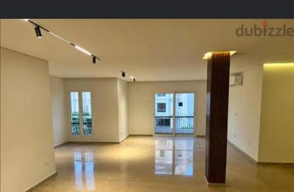 Apartment - 4 - 3 for sale in Mountain View Hyde Park - 5th Settlement Compounds - The 5th Settlement - New Cairo City - Cairo