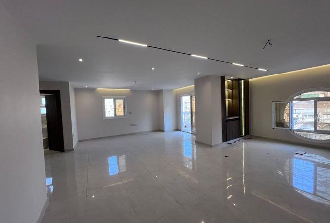 83411001 - Property Image 3