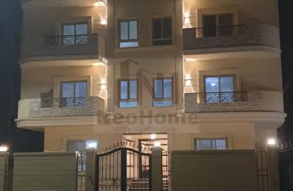 شقة - 3 غرف نوم - 2 حمامات للايجار في طريق الشروق - المجاورة الاولي - الحي الثامن - مدينة الشروق - القاهرة