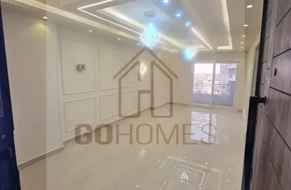 Apartment - 2 Bedrooms - 2 Bathrooms for sale in Zahraa El Maadi - Hay El Maadi - Cairo