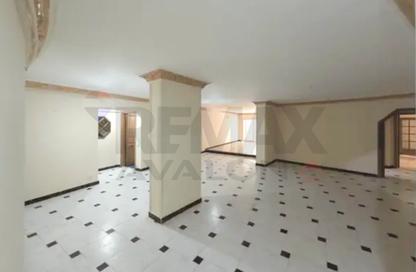 Office Space - Studio - 3 Bathrooms for rent in Mohamed Fawzy Moaz St. - Smouha - Hay Sharq - Alexandria
