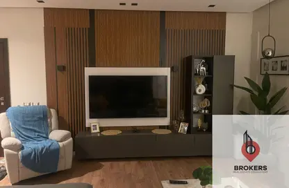 شقة - 2 غرف نوم - 2 حمامات للبيع في فيلدج جيت - المستثمرين الجنوبية - مدينة القاهرة الجديدة - القاهرة