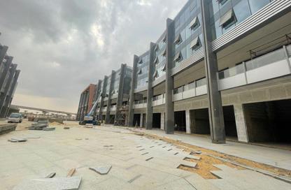 بناية كاملة - استوديو - 5 حمامات للبيع في وان جولدن سكوير مول - التجمع الخامس - مدينة القاهرة الجديدة - القاهرة