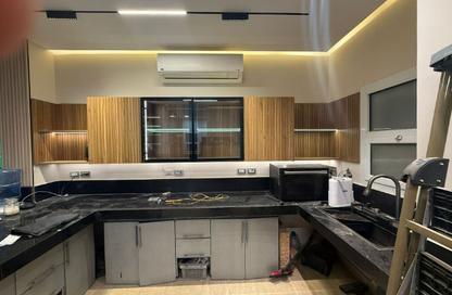 Villa - 5 Bedrooms - 4 Bathrooms for sale in Etapa - Sheikh Zayed Compounds - Sheikh Zayed City - Giza